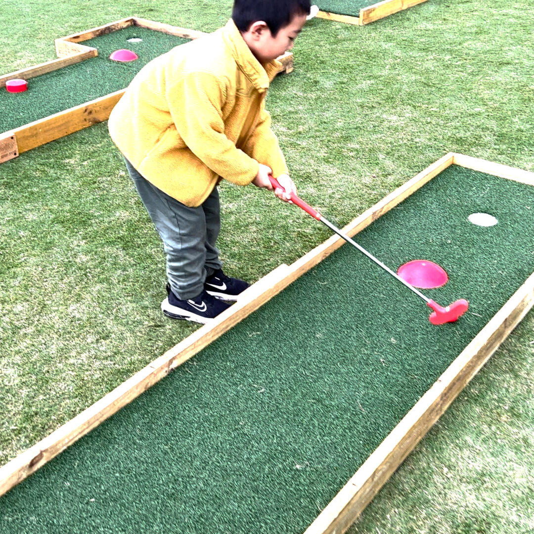 Mini-Golf-Primary-students-1