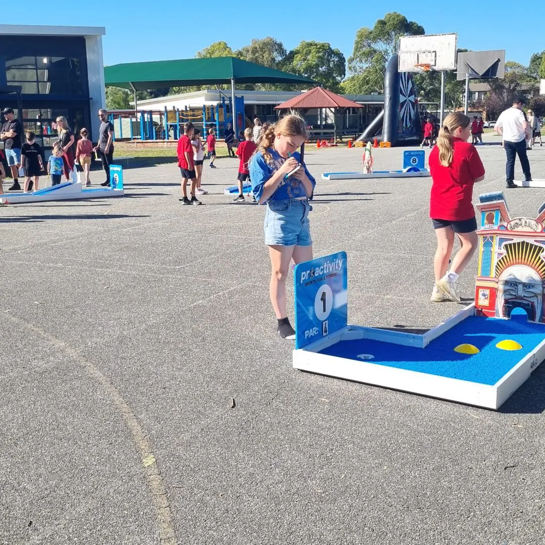 Mini Golf - Lysterfield Primary (2)